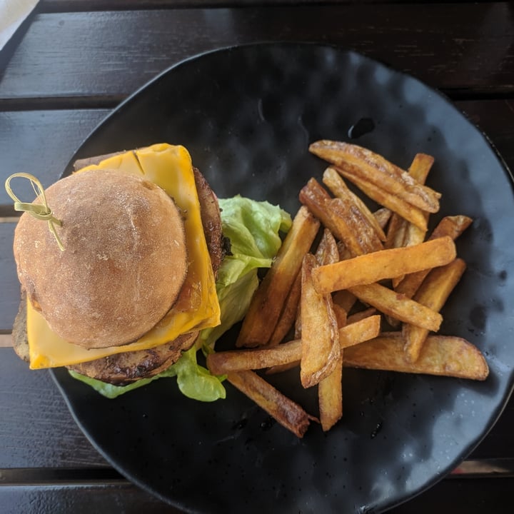 photo of Asher's Corner Cafe @ Ashers Farm Sanctuary The Original Burger shared by @shanhart on  26 Jul 2020 - review
