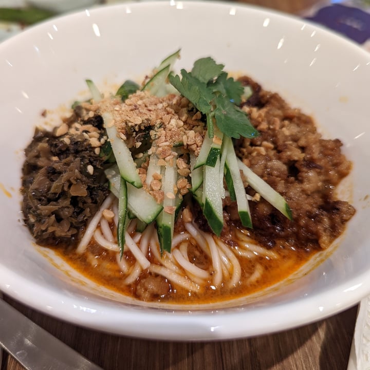photo of Crystal Jade La Mian Xiao Long Bao Signature Dan Dan La Mian with Impossible Pork shared by @shawneofthedead on  18 Sep 2022 - review