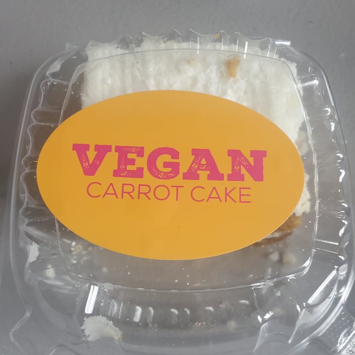 photo of Burger UrWay la bella pizzeria Vegan Carrot Cake shared by @klarina on  24 May 2022 - review