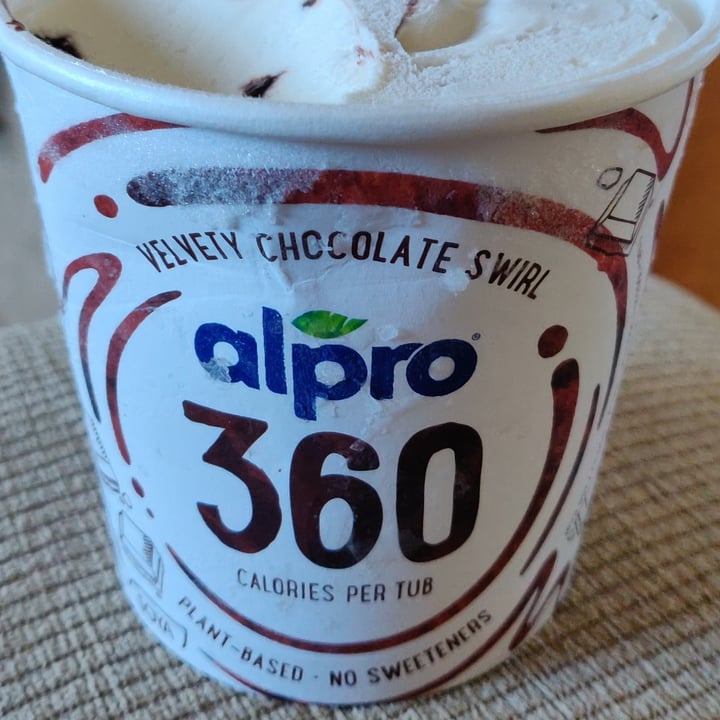 photo of Alpro 360 Velvety Chocolate Swirl shared by @victoriapalero on  29 Jul 2020 - review
