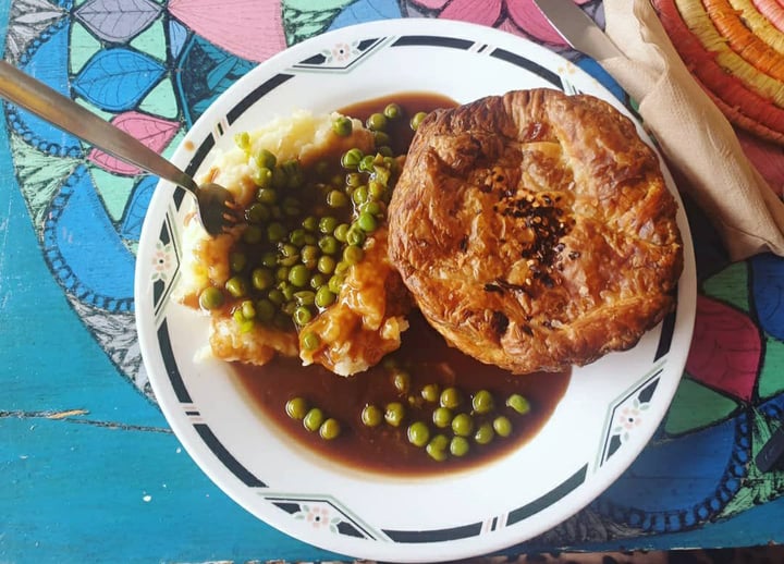 photo of Funky Pies G'day Satay pie shared by @izzyminogue95 on  20 Mar 2020 - review