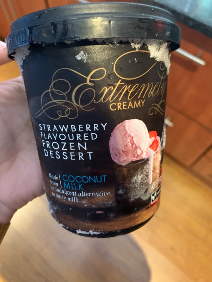 photo of Woolworths Food Strawberry Flavoured Frozen Dessert shared by @chironix on  12 Oct 2019 - review