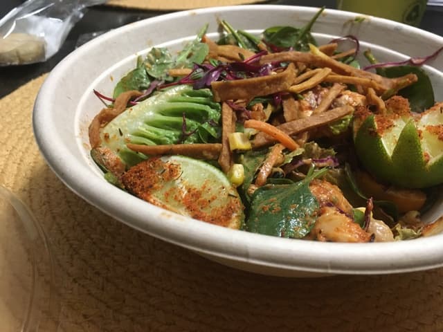 Foto do prato “Rainbow Salad”