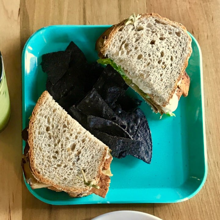 photo of Karma Cream Club Sandwich shared by @hkircher on  22 Jan 2020 - review