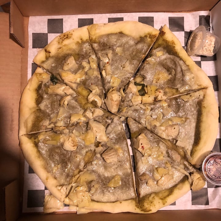 photo of Gardeno Plant Based Pizza shared by @isabelinzunzaa on  09 Jul 2021 - review