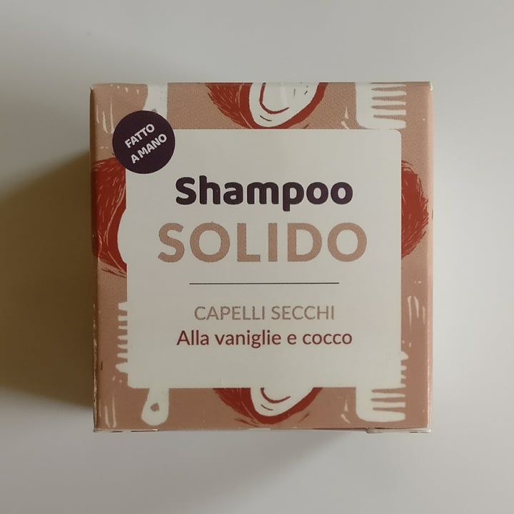 photo of Lamazuna Shampoo solido cocco e vaniglia per capelli secchi shared by @lorella84 on  06 Sep 2022 - review