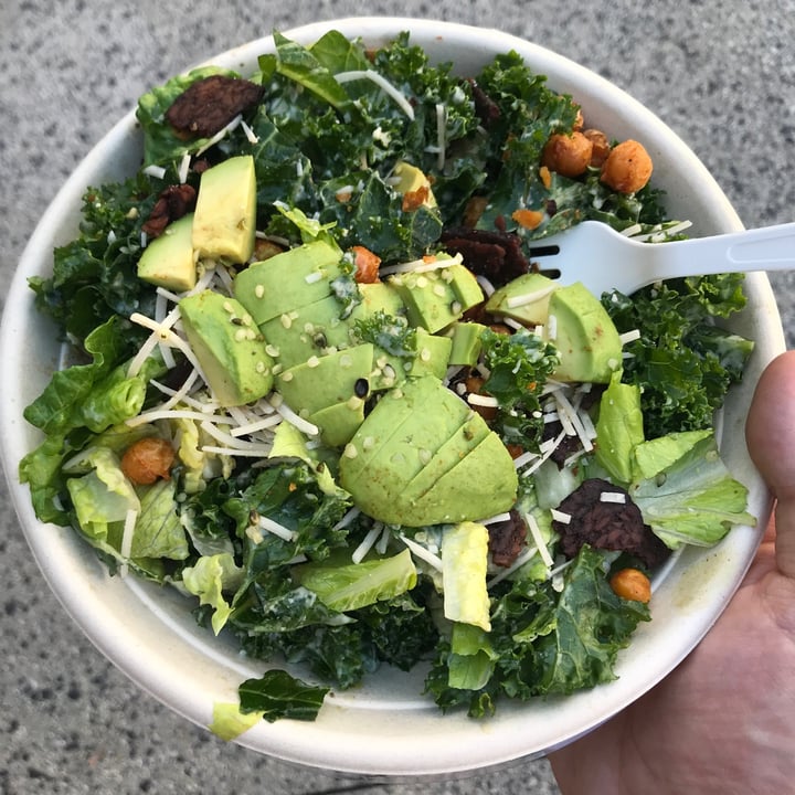 photo of Veggie Grill Savory Kale Caesar Salad shared by @dominionandchill on  26 Jun 2020 - review