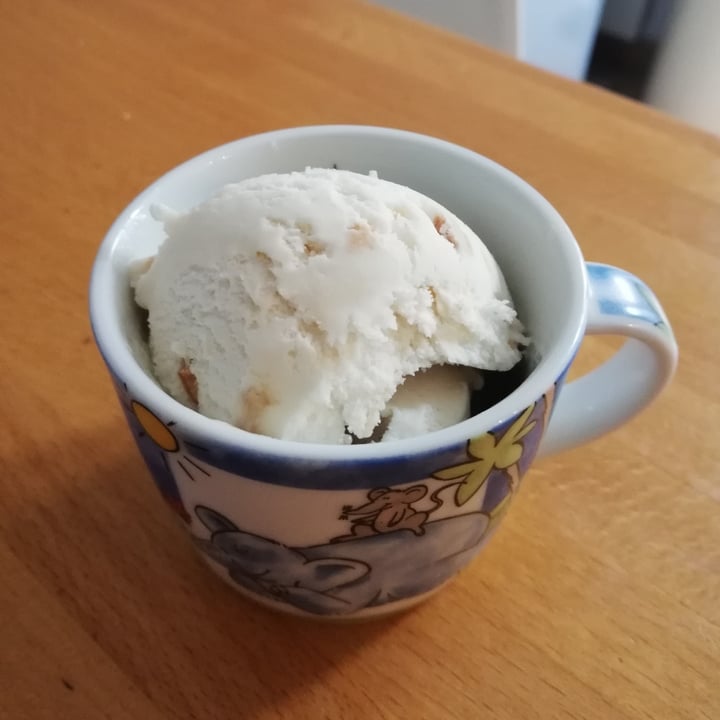 review photo of Alpro Almond Salted Caramel Ice Cream shared by @bahoombie on 13 Feb 2021 - review