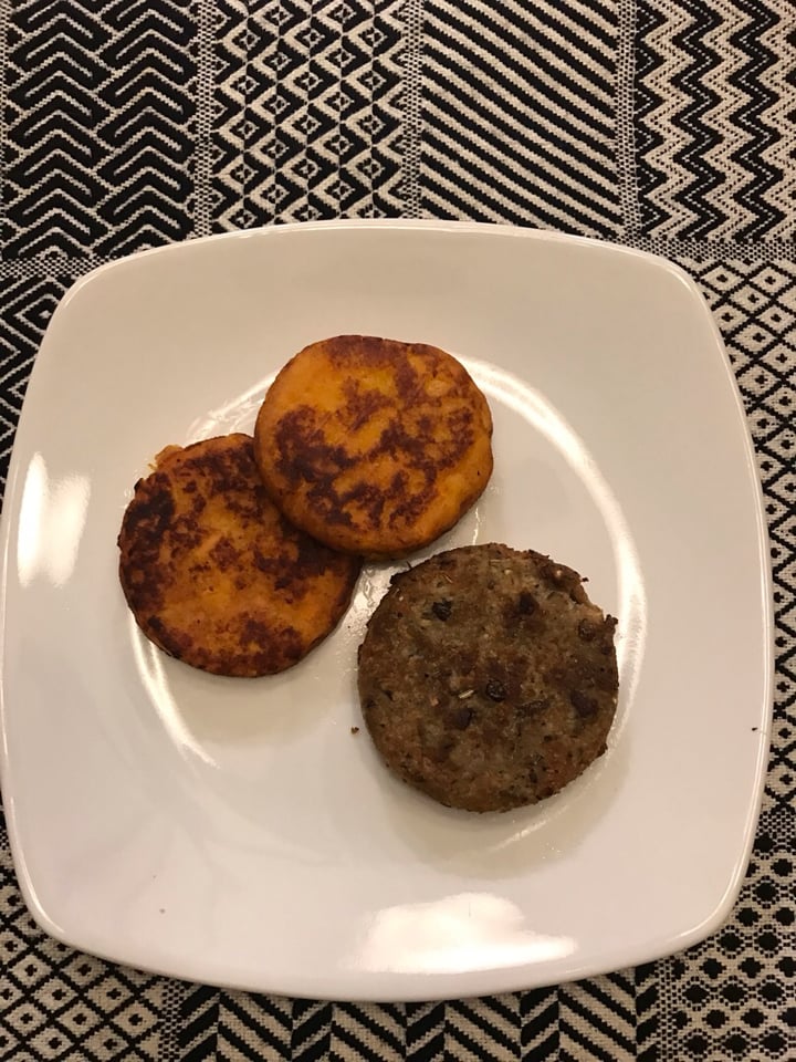 photo of Hilary's Apple Maple Veggie Breakfast Sausage shared by @dianna on  08 Jan 2019 - review