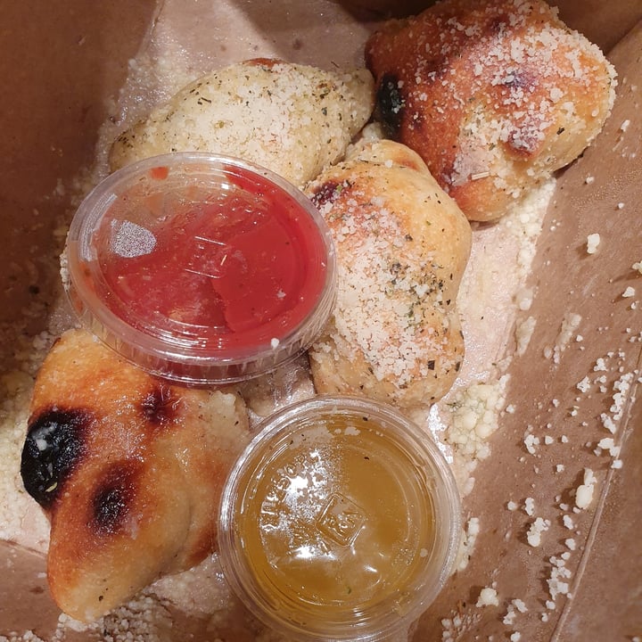 photo of Ethos Vegan Kitchen Garlic Knots shared by @paniwilson on  11 Nov 2021 - review