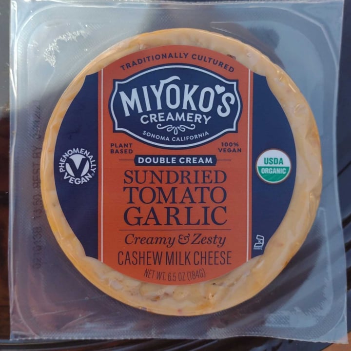 photo of Miyoko's Creamery Double Cream Sundried Tomato Garlic Cashew Milk Cheese shared by @homarvelous on  13 Mar 2021 - review