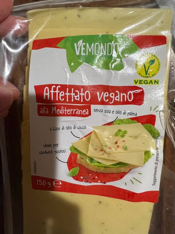 photo of Vemondo Affettato vegano alla Mediterranea shared by @valevillacci on  13 Dec 2021 - review
