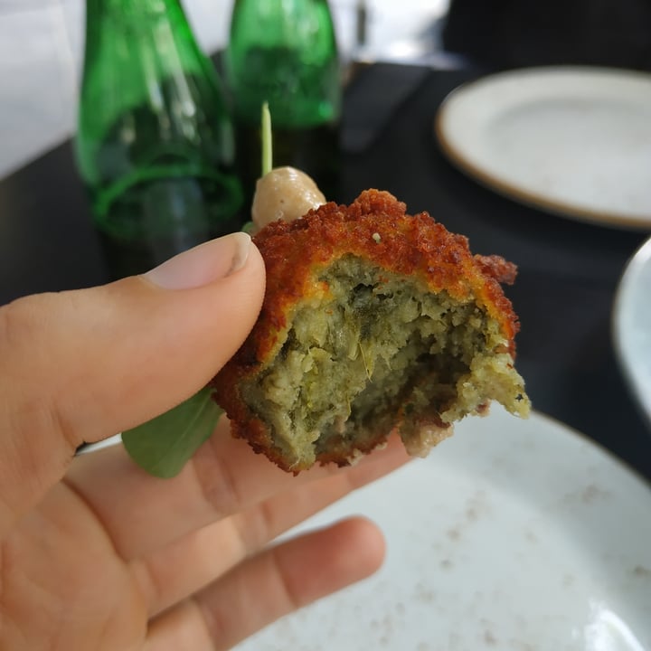 photo of Wild Food Croquetas shared by @ornitorrincavegana on  28 May 2022 - review