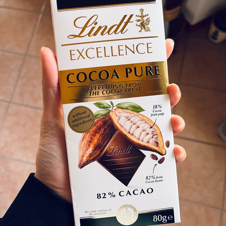 photo of Lindt Cocoa Pure shared by @federicapraderio on  15 Apr 2022 - review