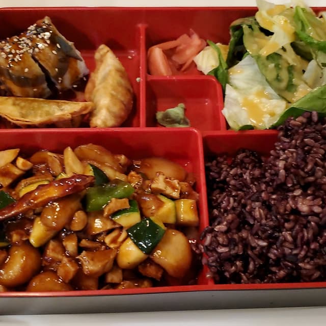 Foto del plato “Spicy Kung Pao Chicken”