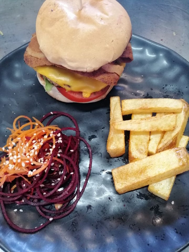 photo of Asher's Corner Cafe @ Ashers Farm Sanctuary The Original Burger shared by @karamikayla on  11 Mar 2020 - review