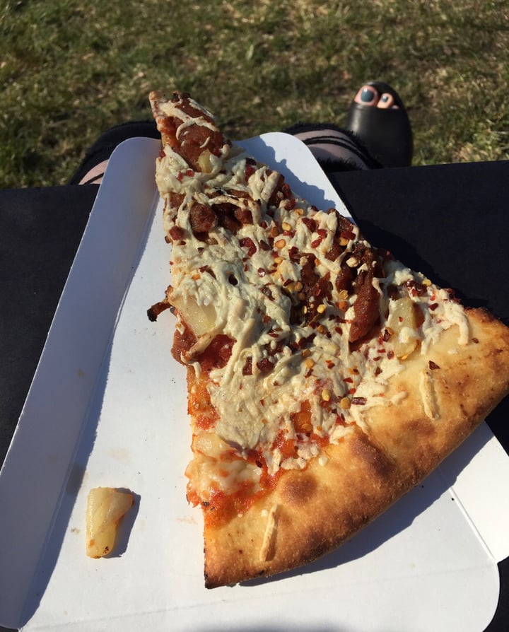 photo of Apiecalypse Now! Toronto Island Pizza shared by @lifeofgoldstyle on  04 Jan 2020 - review