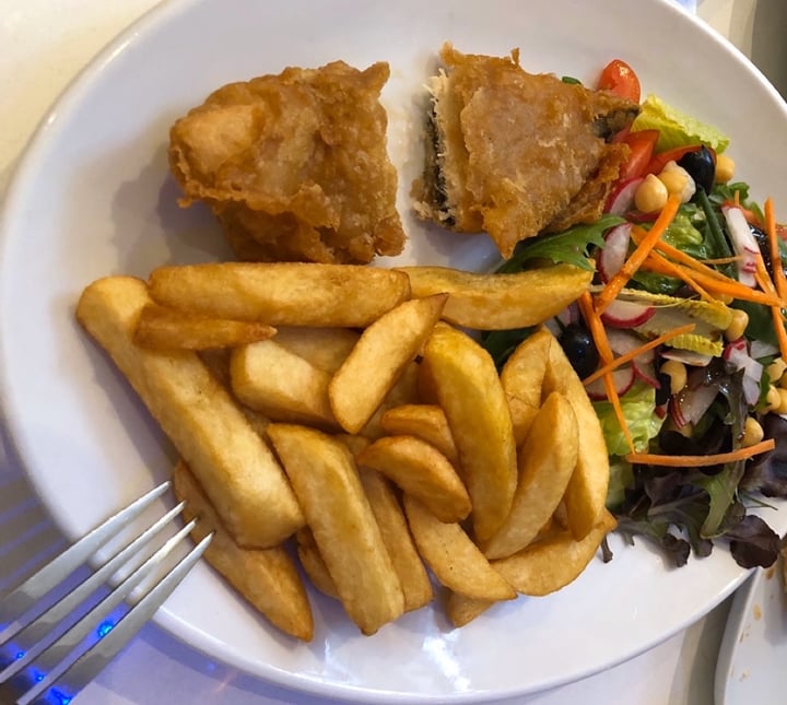 photo of Loving Hut Vegan Cafe Fish and Chips shared by @allhess on  26 Mar 2020 - review