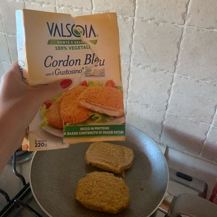 photo of Valsoia Cordon Bleu con il Gustosino shared by @martinavirdis on  20 Nov 2022 - review