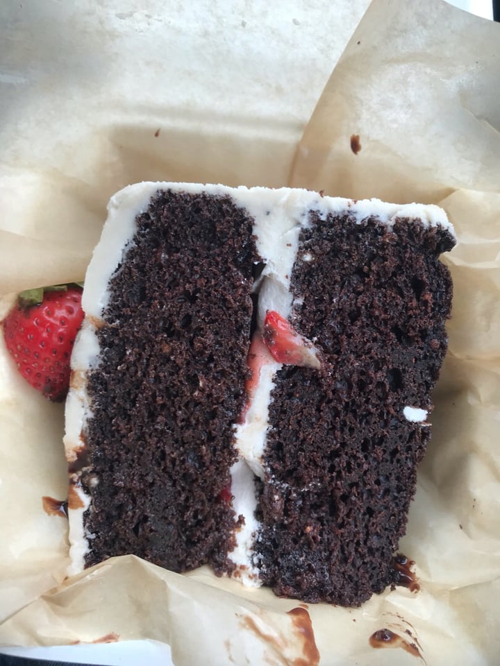 photo of Flore Vegan Chocolate Strawberry Cake shared by @flowrgurln on  01 Oct 2019 - review