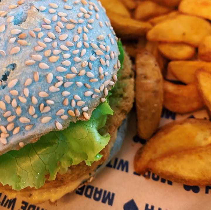 photo of Flower Burger Ocean burger shared by @clarislide on  09 Sep 2020 - review