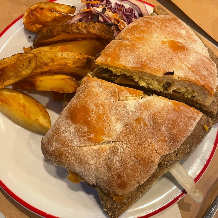 photo of Gordo Vegano Sandwich de Milanesa shared by @vikrossi on  21 Aug 2022 - review