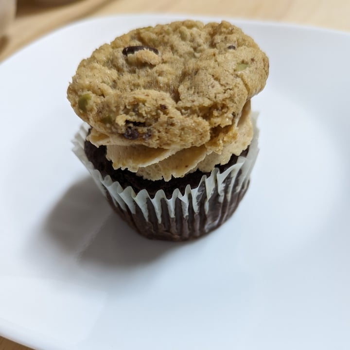 review photo of Petunia's Pies & Pastries Cookie Monster Babycakes shared by @ethel78 on 29 May 2022 - review