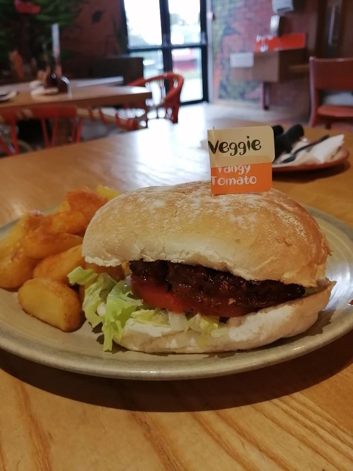 photo of Nando's Amanzimtoti Drive Thru Veggie Burger With Tangy Tomato Sauce And Wedges shared by @veronicaclare on  10 Nov 2019 - review