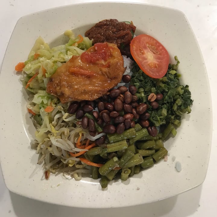 photo of NUS Science Canteen (Frontier Phase 1) Vegetarian nasi lemak shared by @opheeeliaaa on  05 Nov 2019 - review