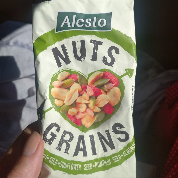 review photo of Alesto Nuts grains shared by @lycina85 on 30 Sep 2022 - review