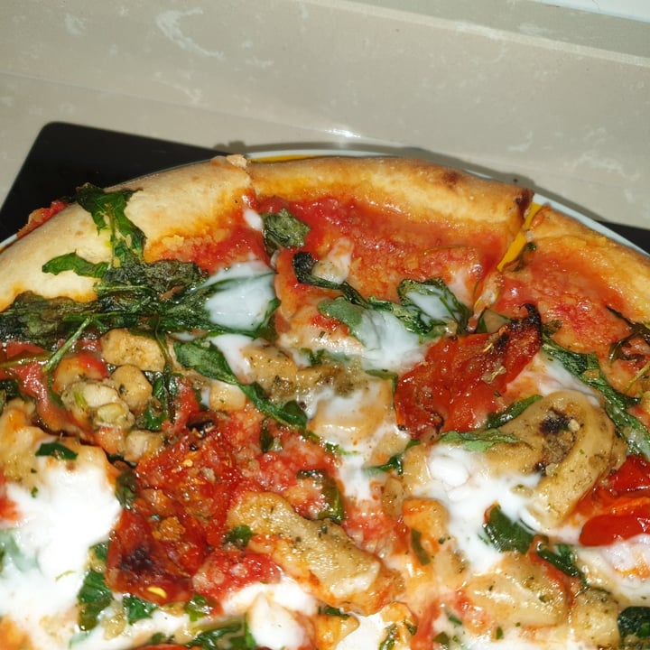 review photo of Hacendado Vegan Pizza Rúcula & Tomate Seco shared by @absolent on 14 Nov 2021 - review