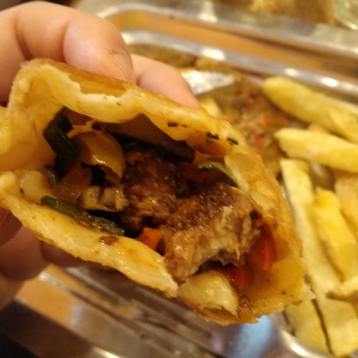 photo of La Reverde Parrillita Vegana Empanadas Fritas De Soja Texturizada shared by @veganmau on  31 Oct 2021 - review