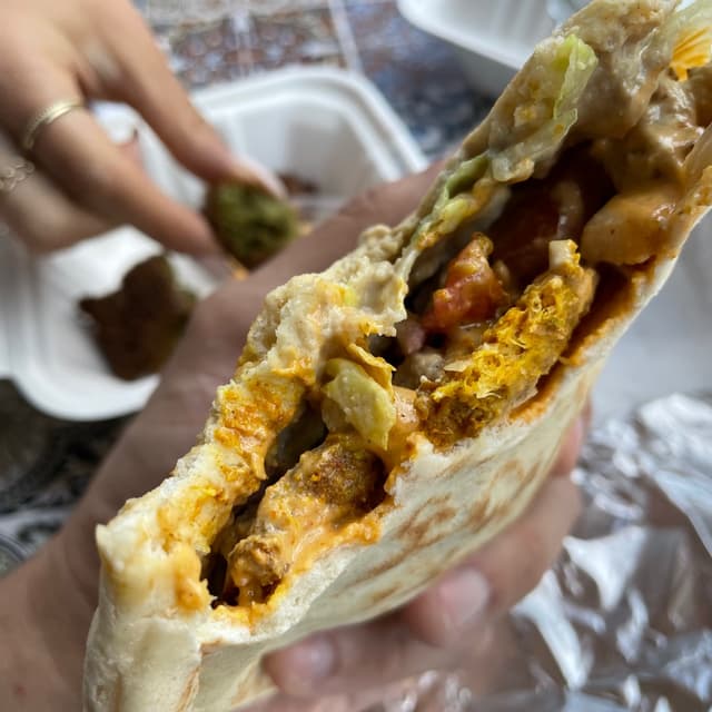 Photo of the dish “mama shawarma pita”