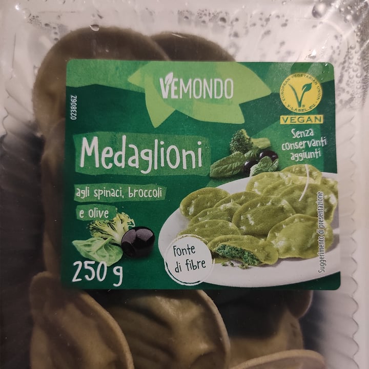 photo of Vemondo Medaglioni Agli Spinaci, Broccoli E Olive shared by @wingsforwords on  09 Mar 2022 - review