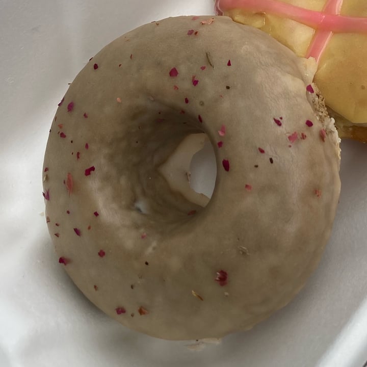 photo of Cartems Donuts earl grey shared by @silviia on  16 Apr 2022 - review
