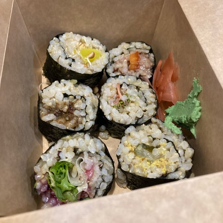 photo of LA CAMELIA VEGAN BAR Sushi shared by @eribarre on  24 Apr 2022 - review
