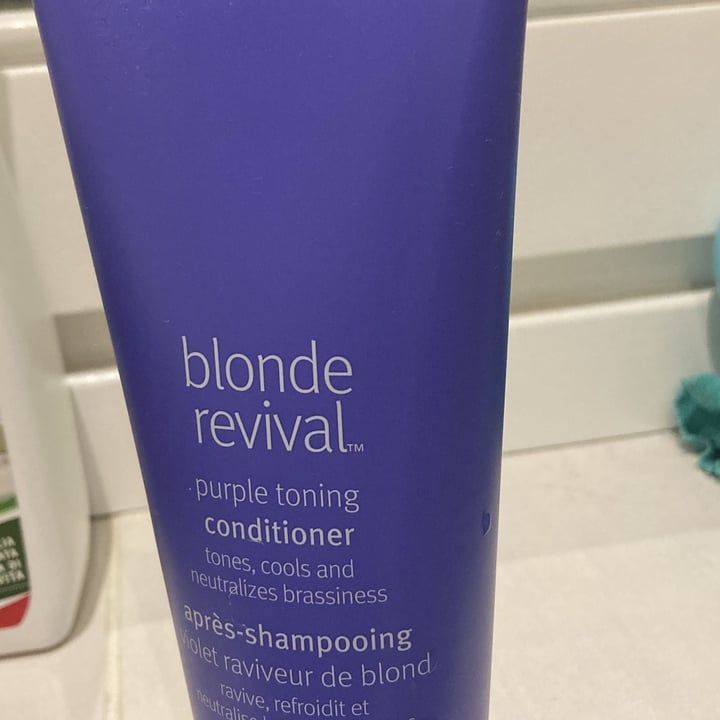 photo of Aveda Blonde Revival Purple Toning Conditioner shared by @licivegan on  29 Nov 2021 - review