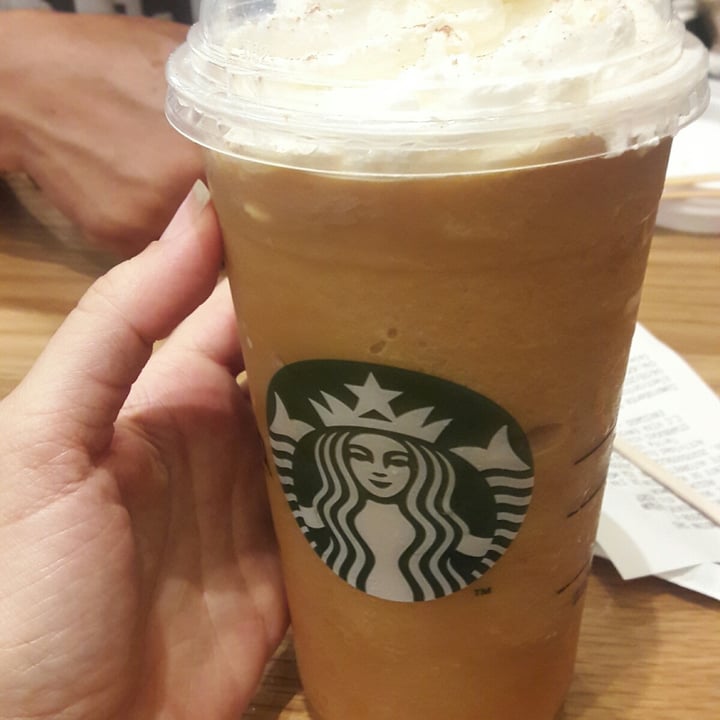 photo of Starbucks Almond Iced Latte shared by @paoberrio on  30 Nov 2021 - review