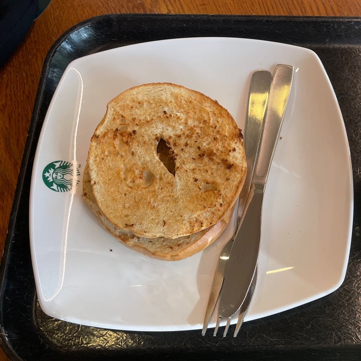 photo of Starbucks Plain Bagel shared by @yuki18 on  05 Mar 2021 - review