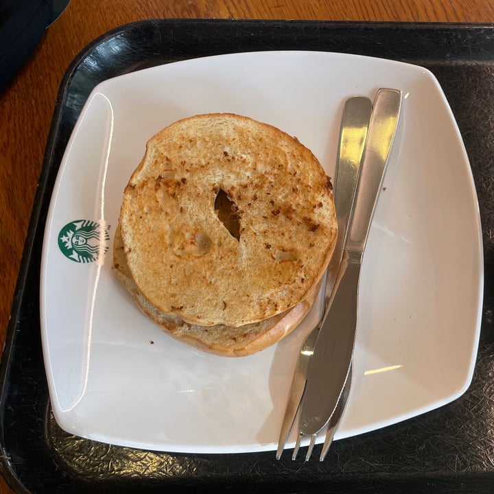 review photo of Starbucks Plain Bagel shared by @yuki18 on 05 Mar 2021 - review