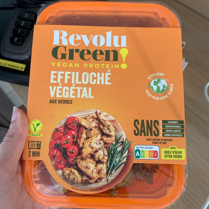 review photo of Revolu Green Sfilacciato vegetale alle erbe shared by @alessiaborsa03 on 29 Aug 2022 - review