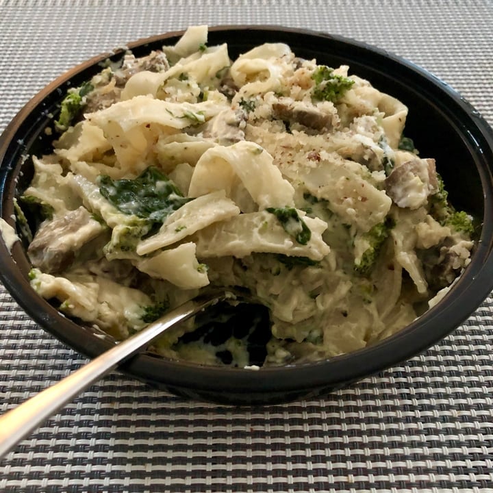 photo of Christopher's Kitchen Fettuccini Alfredo shared by @christinalynn6181 on  09 Aug 2020 - review