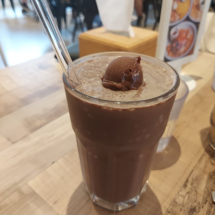 photo of WS Deli Experience Store Chocolate Frozen Shake shared by @yxxdk on  02 Jan 2022 - review