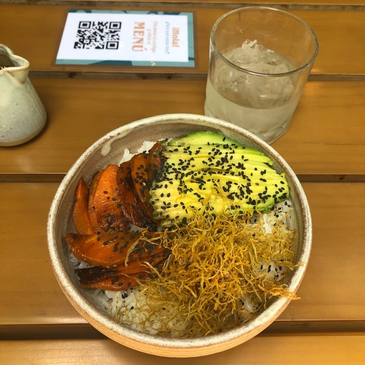 photo of Let it V - Vegan Sushi Avocado Poke shared by @juliaarena on  18 Nov 2020 - review