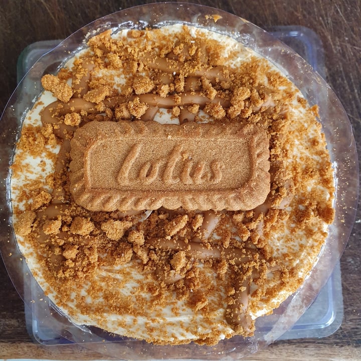 photo of Woolworths (Australia) Vanilla Cake with Lotus Biscoff shared by @aprilh on  15 Aug 2021 - review