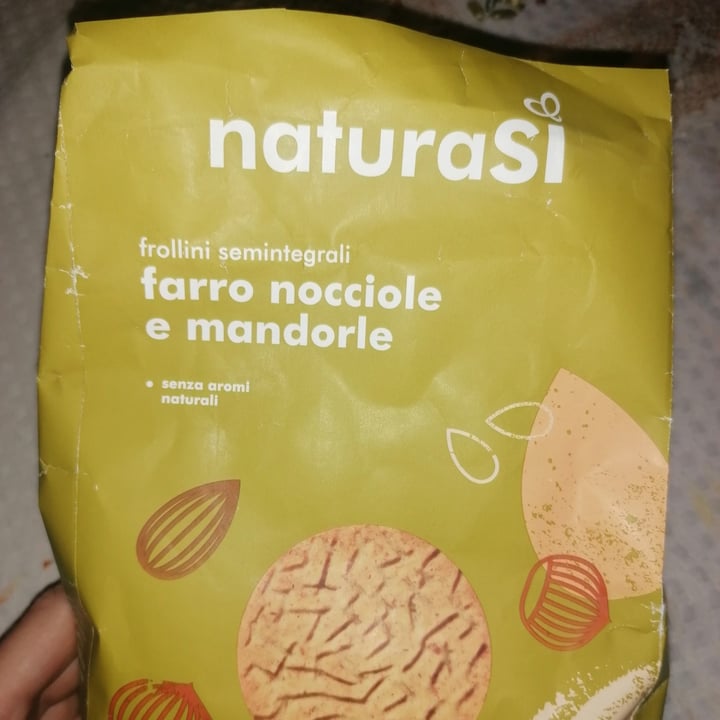 photo of Natura Sì Frollini Semintegrali farro nocciole e mandorle shared by @laura1984 on  16 Apr 2022 - review