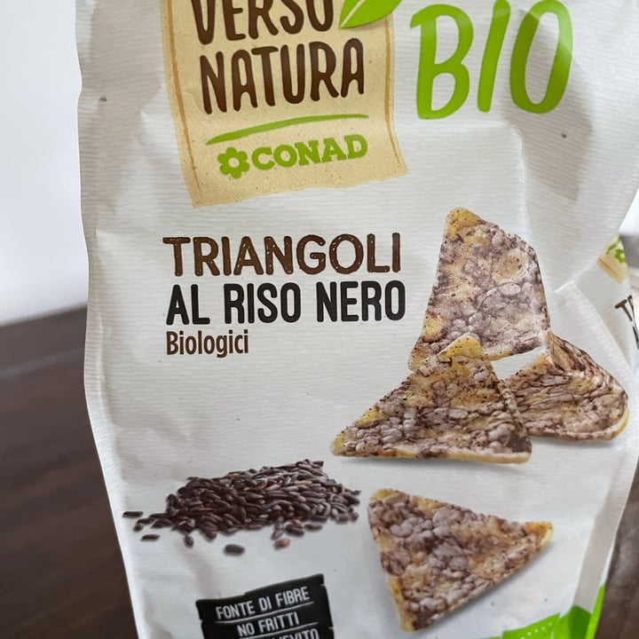 photo of Verso Natura Conad Veg Triangoli al riso nero shared by @lacompagniadialex on  11 Oct 2021 - review
