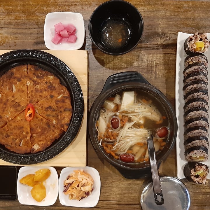 photo of Daehwa Vegetarian Kimchi Jeon shared by @tracypham on  23 Dec 2020 - review