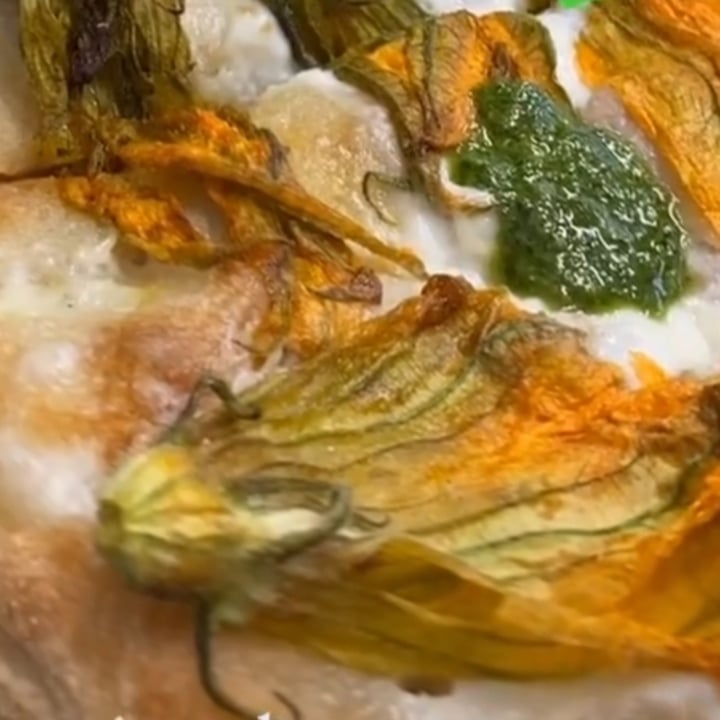 photo of Forno Stria pizza fiorì di zucca shared by @paola61 on  02 Aug 2022 - review