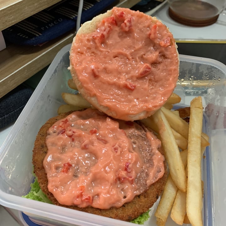 photo of Greendot @ Star Vista Andalusian Tomato Soy Burger shared by @georgejacobs on  04 Aug 2020 - review